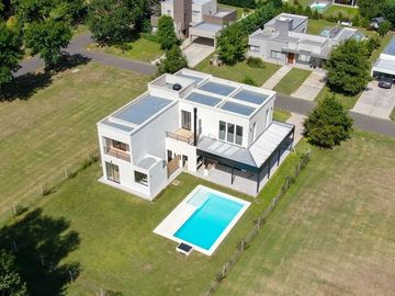 VENTA CASA BARRIO PRIVADO PRADOS DEL OESTE