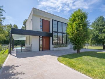VENTA CASA BARRIO PRIVADO PRADOS DEL OESTE
