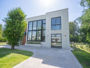 VENTA CASA BARRIO PRIVADO PRADOS DEL OESTE