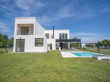 VENTA CASA BARRIO PRIVADO PRADOS DEL OESTE