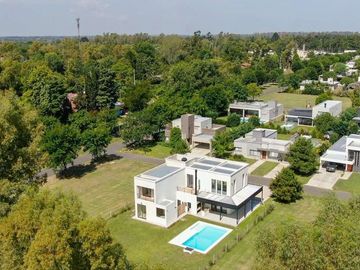 VENTA CASA BARRIO PRIVADO PRADOS DEL OESTE