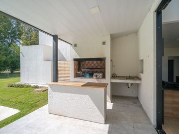 VENTA CASA BARRIO PRIVADO PRADOS DEL OESTE