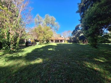 Quinta de 3.650 m2 zona residencial Moreno