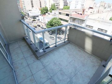5 AMBIENTES CON DEPENDENCIA A ESTRENAR FLORES