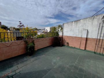 PH VENTA MATADEROS TERRAZA PROPIA x ESCALERA