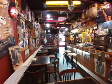 VENTA LOCAL AV CORRIENTES Y RIOBAMBA - BAR