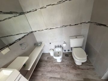 VENTA CASA 8 AMB,2 lot  CHACRAS DE LA CRUZ CAPILLA