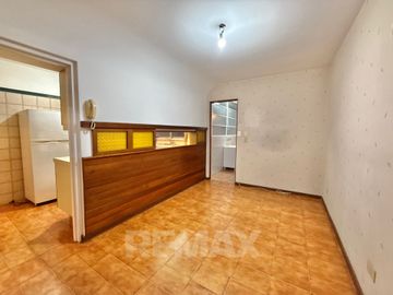 Venta Depto de Categoría 8 Amb. PLAZA MISERICORDIA