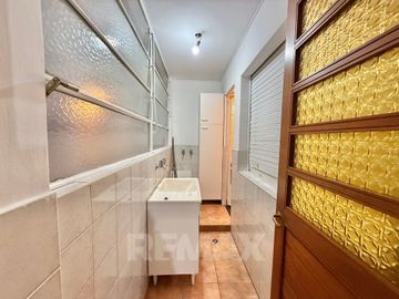 Venta Depto de Categoría 8 Amb. PLAZA MISERICORDIA