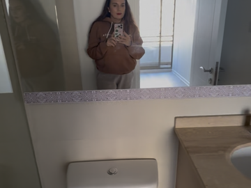 DOS DORMITORIOS IGUALES ,  CON BAÑOS