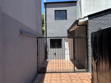 Alquiler 24 meses PH 2 ambientes en Duplex y Patio. Misiones y Alvarado