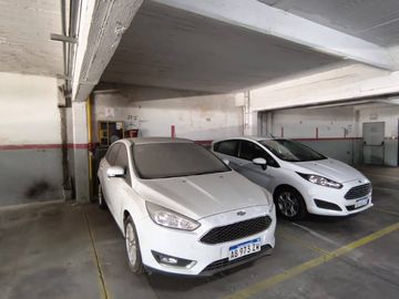 Comoda Cochera en Venta, a m de Av Corrientes y Av Callao