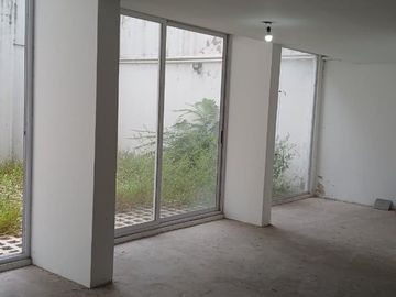 VENTA - LOCAL COMERCIAL A LA CALLE - FLORES