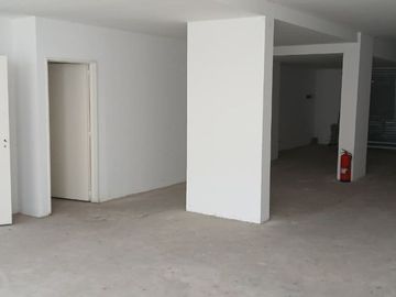 VENTA - LOCAL COMERCIAL A LA CALLE - FLORES