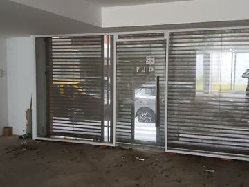 VENTA - LOCAL COMERCIAL A LA CALLE - FLORES