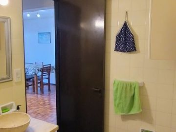 VENTA DEPTO. 2 AMB. AL FRENTE MUY LUMINOSO FLORES