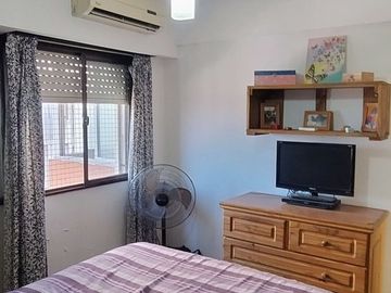 VENTA DEPTO. 2 AMB. AL FRENTE MUY LUMINOSO FLORES