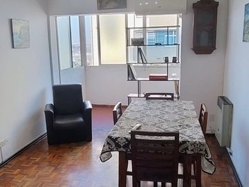 VENTA DEPTO. 2 AMB. AL FRENTE MUY LUMINOSO FLORES