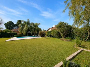 Casa Venta Club de Campo Aranzazu Pileta Seguridad