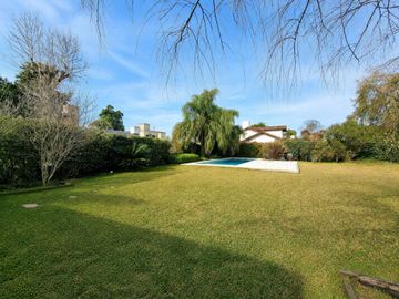Casa Venta Club de Campo Aranzazu Pileta Seguridad
