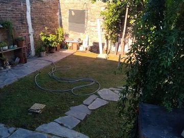 Casa 3 Ambientes con Jardín, Cochera y Parrilla