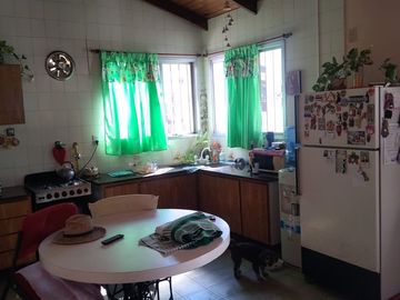 Casa 3 Ambientes con Jardín, Cochera y Parrilla