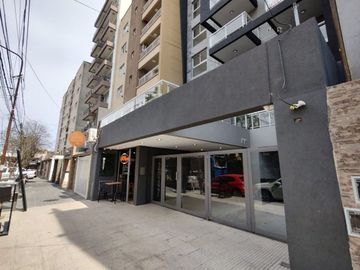 Venta de Cochera cubierta en Centro de Coronado