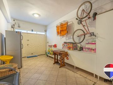 VENTA CASA 4 AMBIENTES COCHERA MATADEROS
