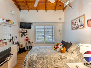 VENTA CASA 4 AMBIENTES COCHERA MATADEROS