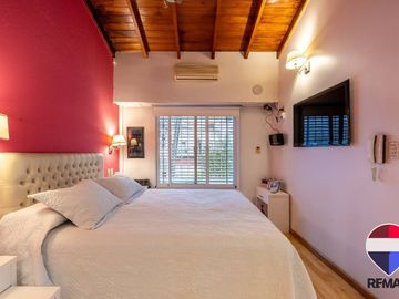 VENTA CASA 4 AMBIENTES COCHERA MATADEROS