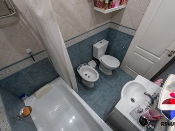 VENTA CASA 4 AMBIENTES COCHERA MATADEROS