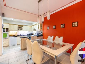 VENTA CASA 4 AMBIENTES COCHERA MATADEROS
