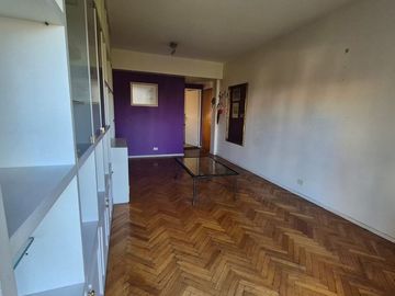 VENTA DEPTO 2 AMB. BALVANERA CON 2 COCHERAS A/CRED
