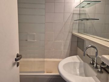 VENTA DEPTO 2 AMB. BALVANERA CON 2 COCHERAS A/CRED