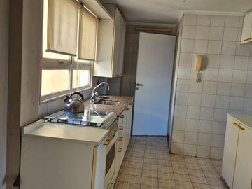 VENTA DEPTO 2 AMB. BALVANERA CON 2 COCHERAS A/CRED