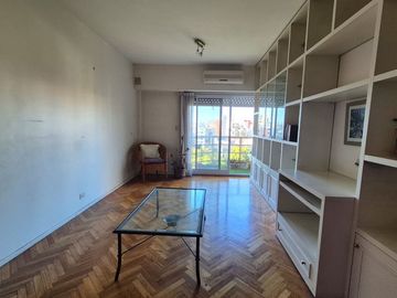 VENTA DEPTO 2 AMB. BALVANERA CON 2 COCHERAS A/CRED