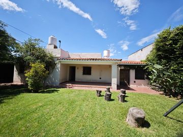 CASA 3 DORMITORIOS + PILETA B°GRANJA DE FUNES