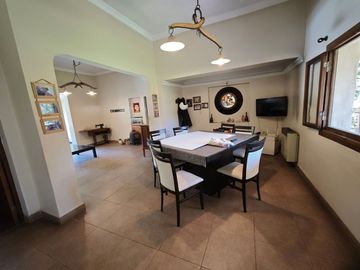CASA 3 DORMITORIOS + PILETA B°GRANJA DE FUNES