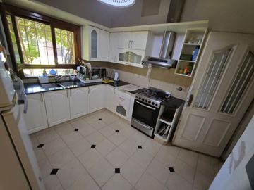 CASA 3 DORMITORIOS + PILETA B°GRANJA DE FUNES