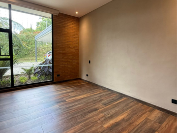 HERMOSA CASA EN VENTA EN SENDEROS DEL RETIRO