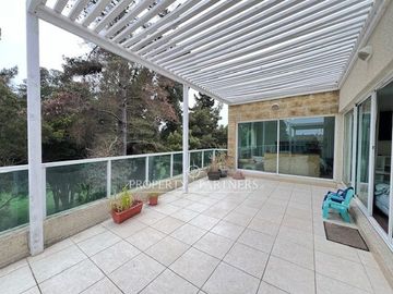 Espacioso y luminoso Penthouse con vista al Club de Golf