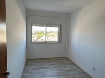 VENTA 4 AMB C/COCHERA EN FLORES