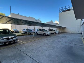 VENTA 4 AMB C/COCHERA EN FLORES