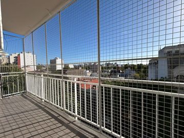 VENTA 4 AMB C/COCHERA EN FLORES