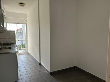 VENTA 4 AMB C/COCHERA EN FLORES
