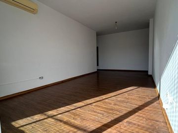 VENTA 4 AMB C/COCHERA EN FLORES
