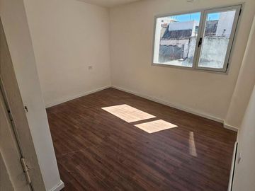 Venta Ph 2 Ambientes Parque Chacabuco Refaccionado