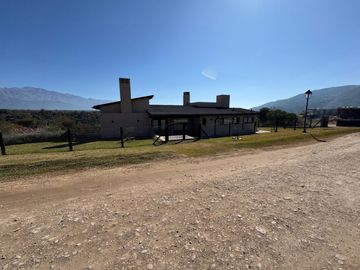 ALQUILER CASA B° PRIVADO CLUB CAMPO ROCA