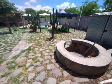 VENTA CASA LOS ALISOS 2 DORM+MONOAMBIENTE C/PILETA