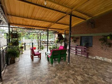 VENTA CASA LOS ALISOS 2 DORM+MONOAMBIENTE C/PILETA